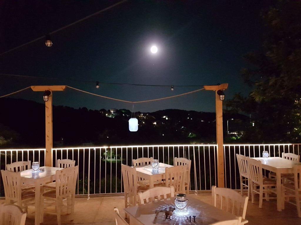 فندق Zorbas Family House ترولو المظهر الخارجي الصورة