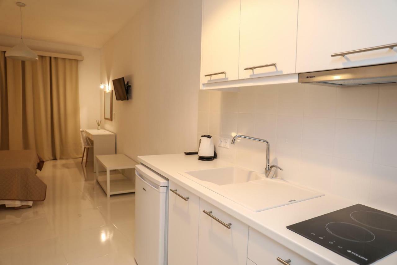 فندق Zorbas Family House ترولو المظهر الخارجي الصورة